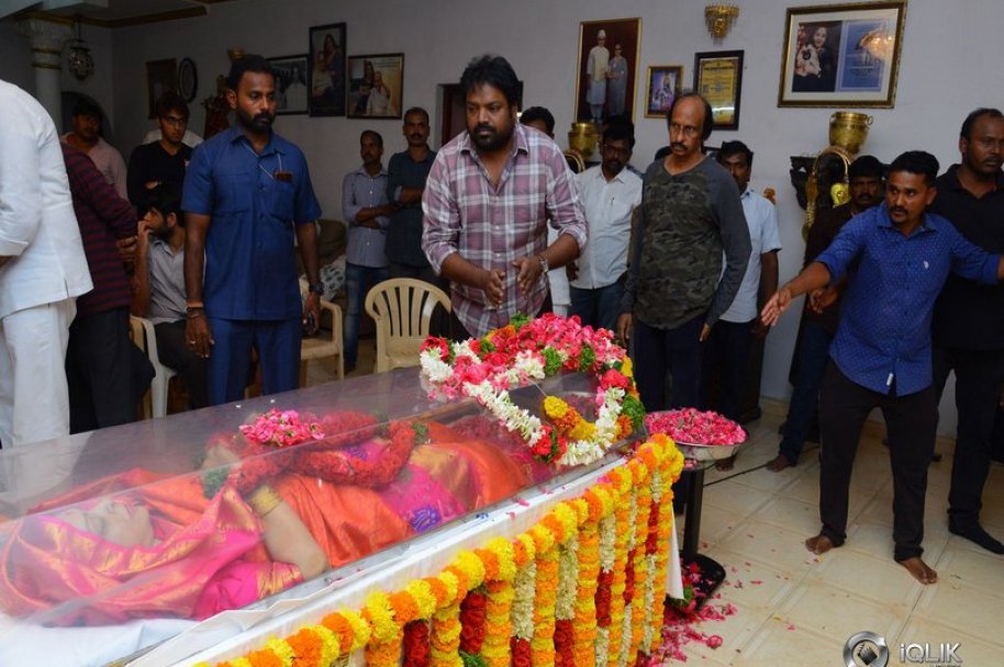 Celebrities-Pay-Homage-to-Vijaya-Nirmala-Garu